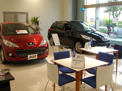 展示車入替は意外とタイヘン!?