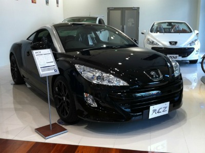 真っ黒なRCZ