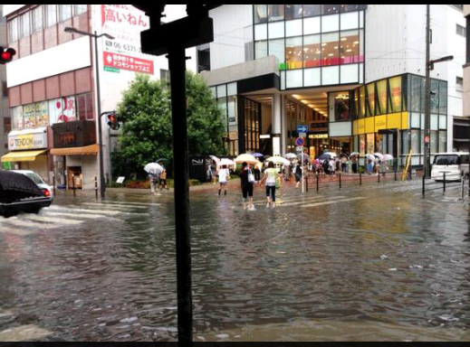 大雨洪水雷冠水