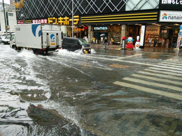 大雨洪水雷冠水