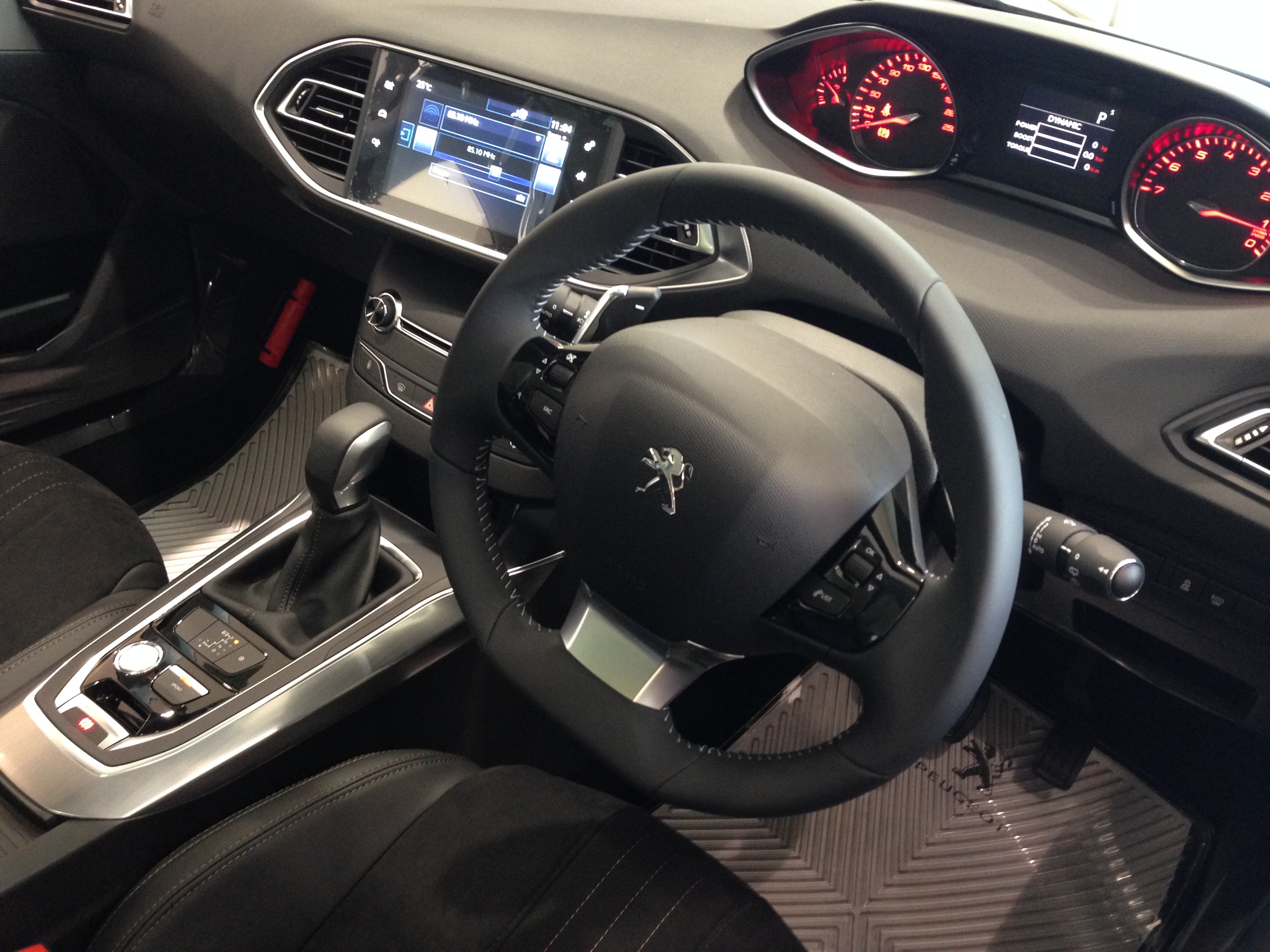 NEW３０８展示始めました