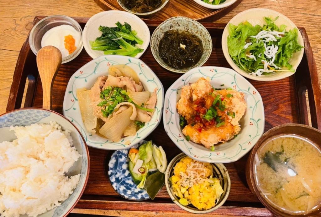 ショールーム近隣の定食屋さん🍚