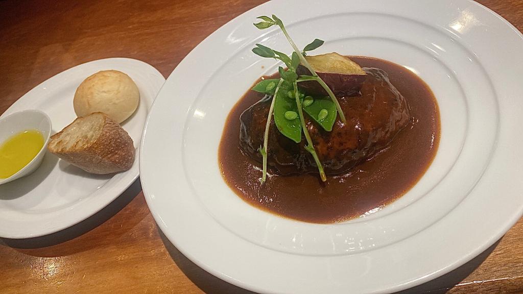 ショールーム近隣でハンバーグランチ🍽️