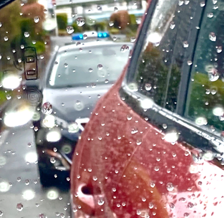 街で見かけた“プジョーのパトカー”!？