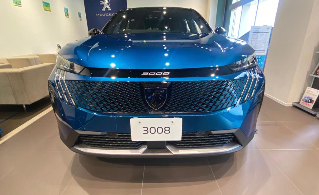 【NEW PEUGEOT 3008 GT HYBRID】ショールームに登場！✨