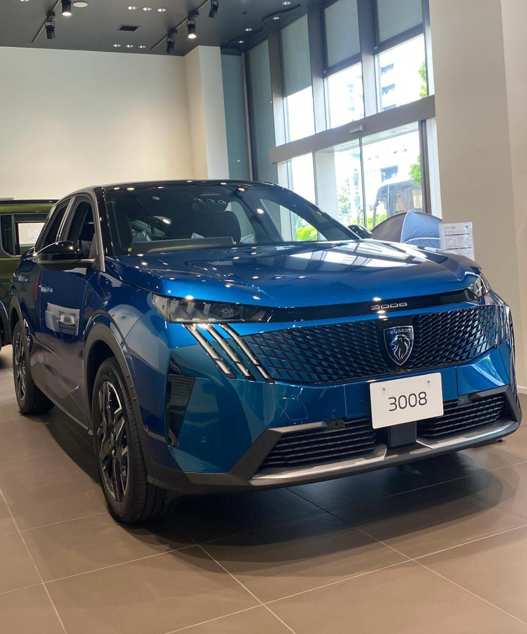 【NEW PEUGEOT 3008 GT HYBRID】ショールームに登場！✨