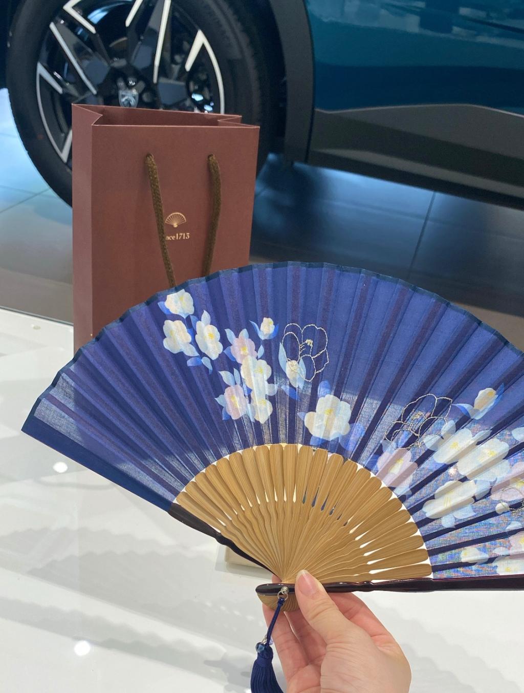 涼やかで、あたたかな贈りもの🪭