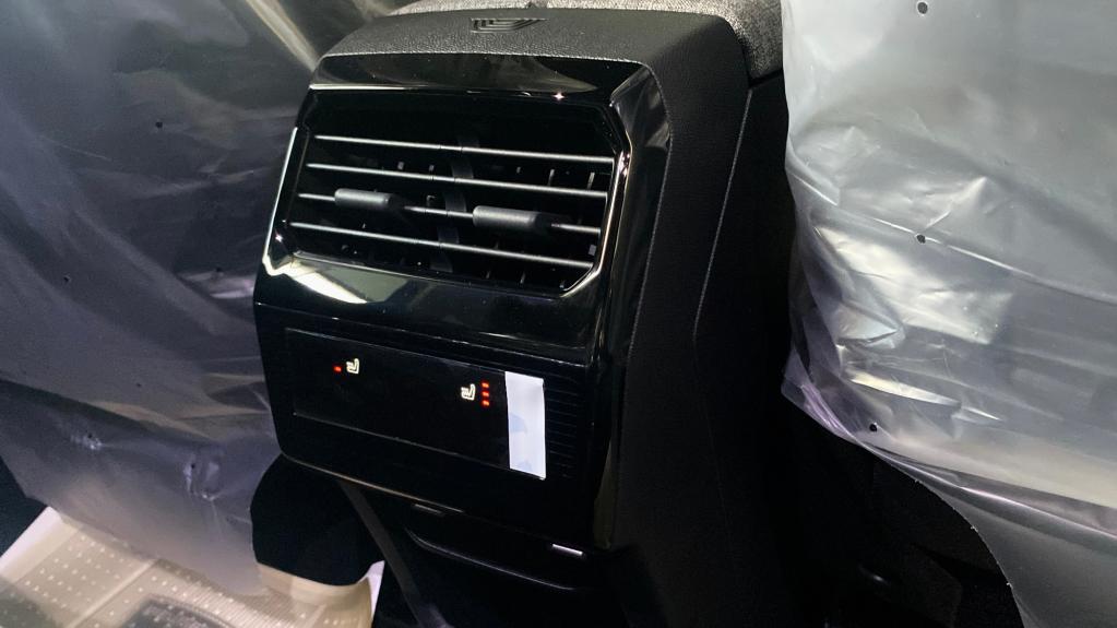 【NEW PEUGEOT 3008 GT HYBRID】気になるインテリアは？