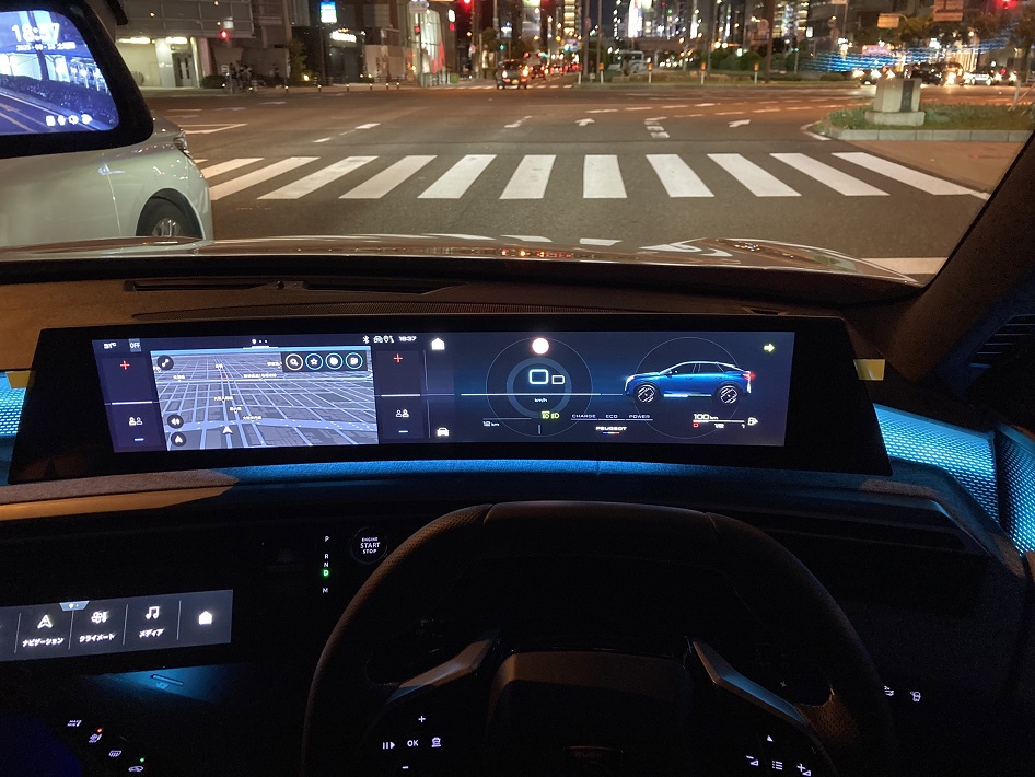 夜ドライブで惚れ直す、プジョー3008のブルーの魔法