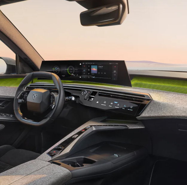 【 NEW PEUGEOT 5008  7-SEAT HYBRID 】Début!