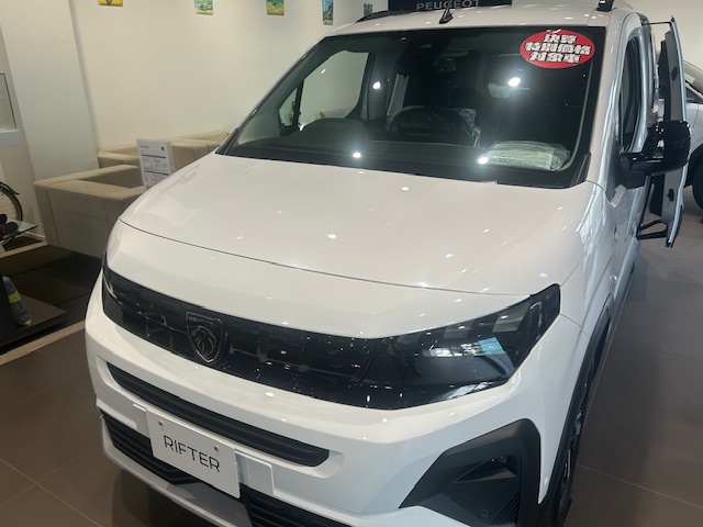 決算前倒しフェア開催中！！　特選車あります