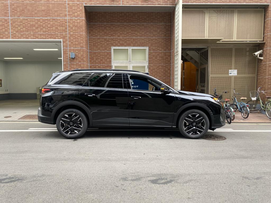 New5008　続々入荷♪